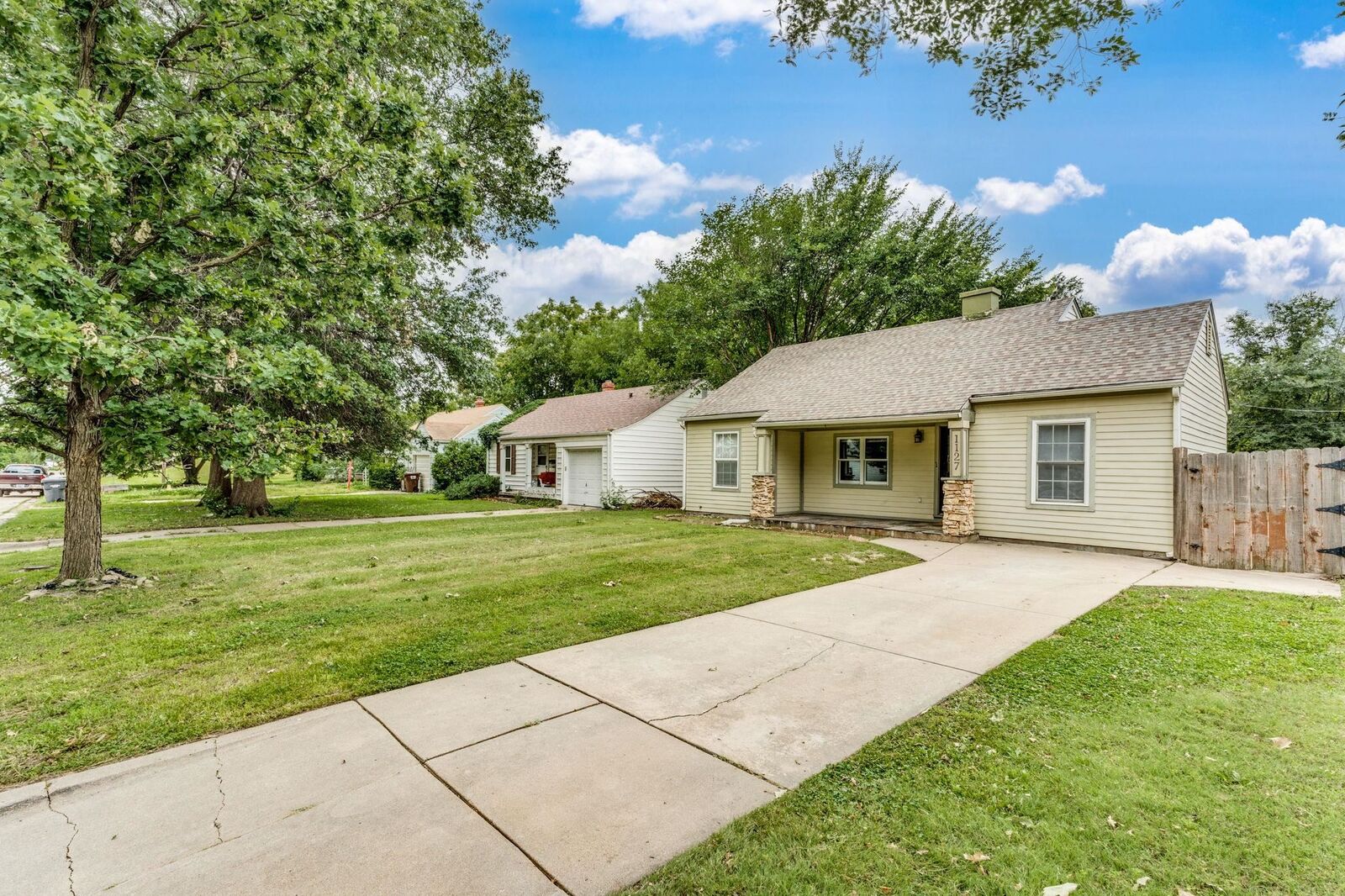 Property Photo: 1127 S Minneapolis Ave KS 67211-2729
