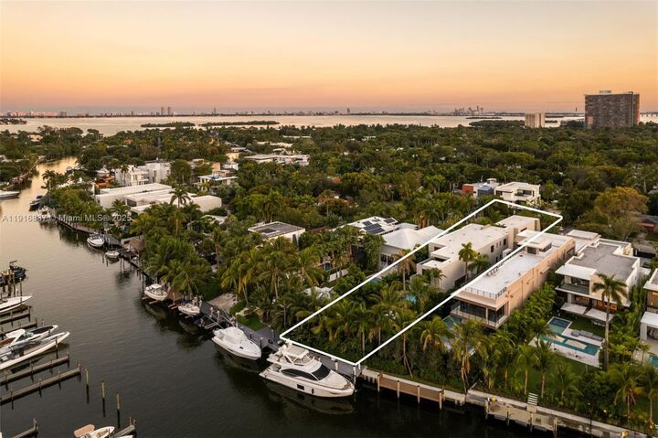 725 NE 77th St  Miami FL 33138 photo