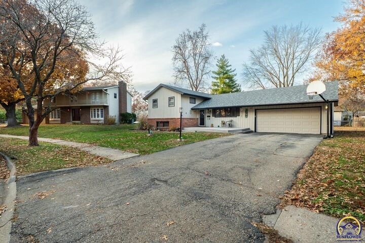 Property Photo:  5232 SW Belle Ter  KS 66604 