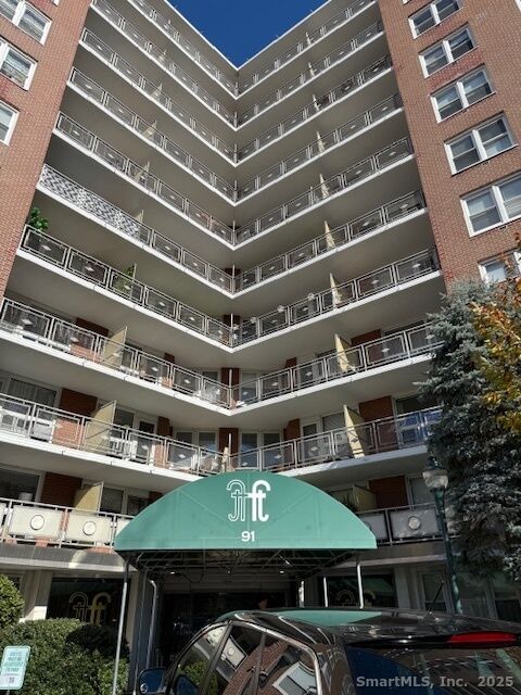 Property Photo:  91 Strawberry Hill Avenue Apt 1127  CT 06902 