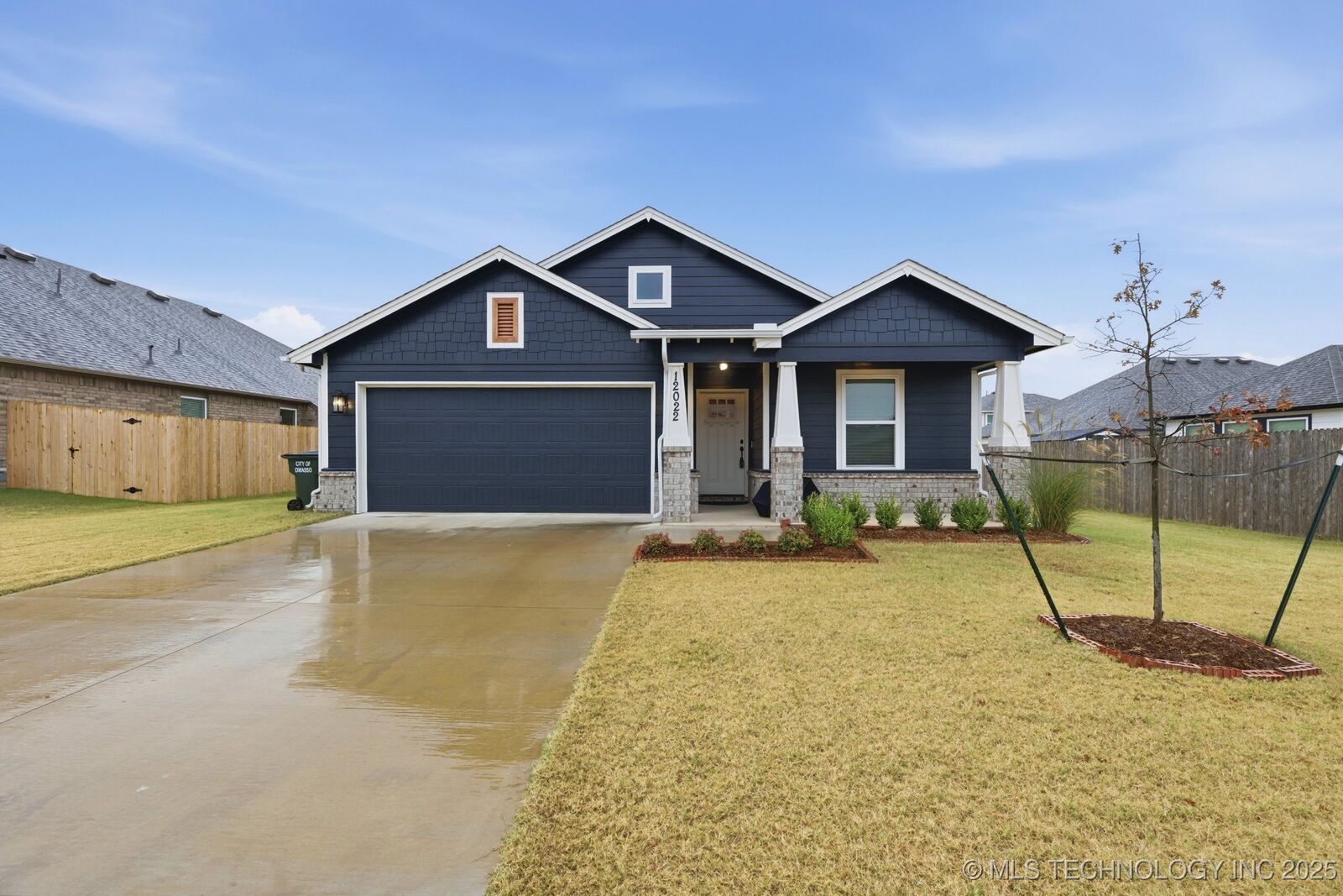 Property Photo:  12022 E 106th Place  OK 74055 