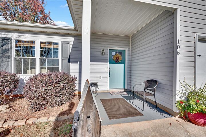 Property Photo: 106 Tallahatchie Court SC 29657