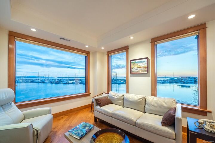 Property Photo:  9949 Third St 101  BC V8L 3B1 