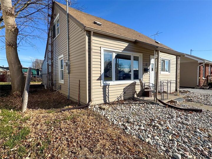 Property Photo: 17 McNaughton Avenue ON N8A 1R7