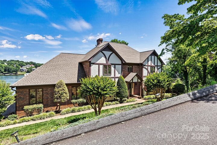 476 44th Avenue Drive NW  Hickory NC 28601 photo