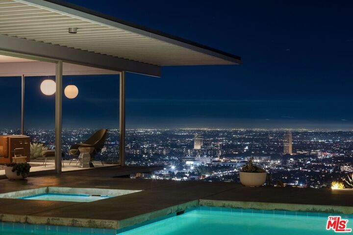 Property Photo:  1635 Woods Dr  CA 90069 