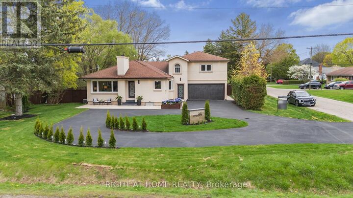 Property Photo:  347 Mapledene Drive Upper  ON L9G 2K3 