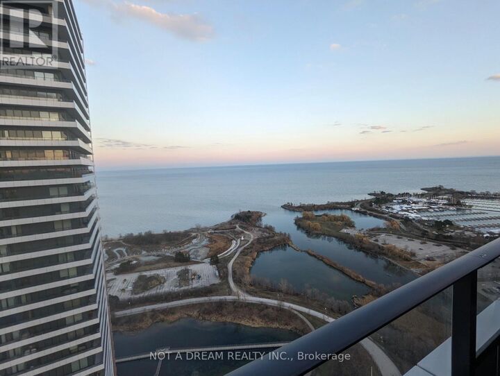 Property Photo:  30 Shore Breeze Drive 4116  ON M8V 1A1 