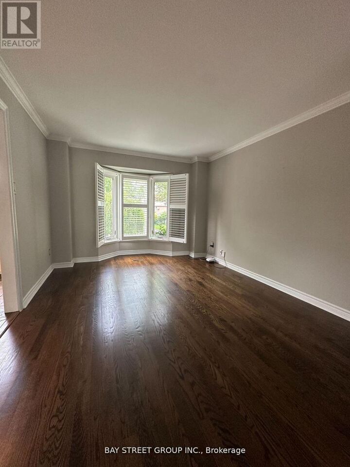 Property Photo:  9 Chadburn Crescent  ON L4G 4T4 