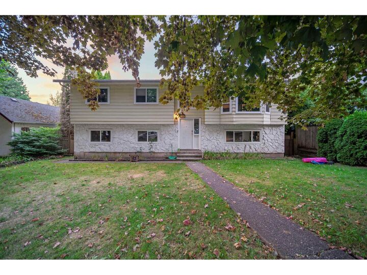 Property Photo: 33943 Pine Street BC V2S 2P4