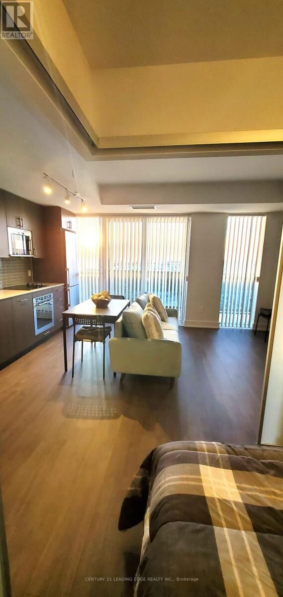 Property Photo: 2550 Simcoe Street North 921 ON L1L 0R5