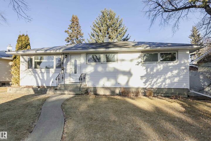 Property Photo:  15702 92A Avenue NW  AB T5R 5E9 