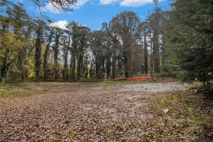 Property Photo:  883 Mountain View Drive  GA 30083 