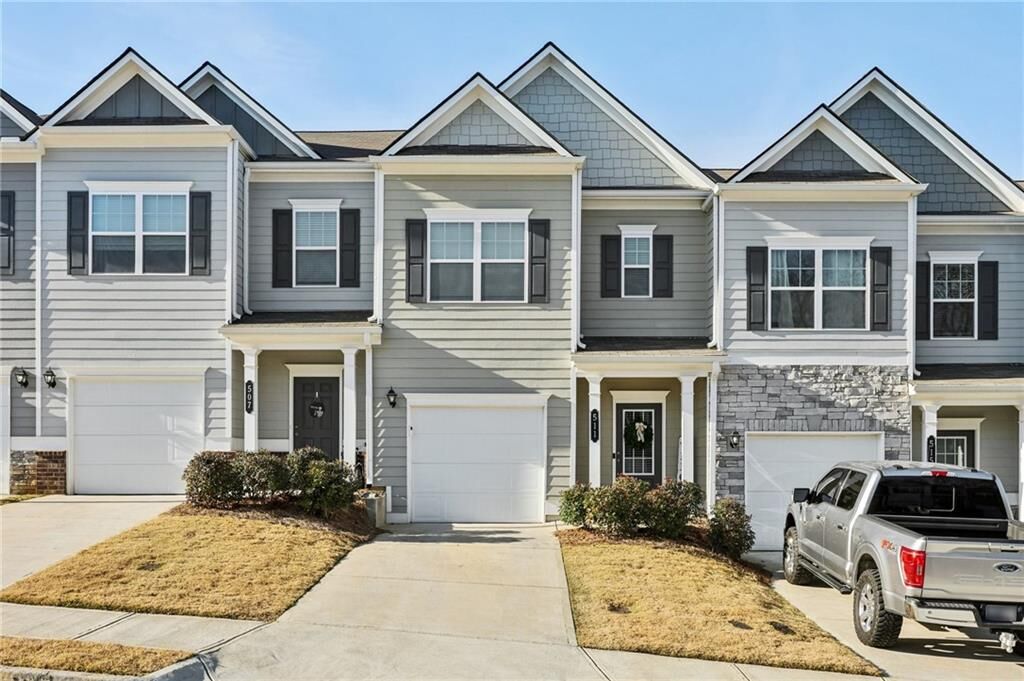 Property Photo: 511 Ryan Court GA 30107