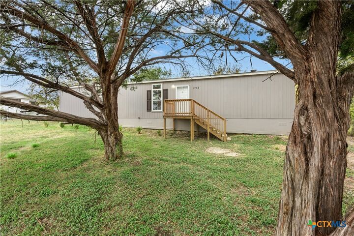 Property Photo: 1702 Dakota Trace TX 76548