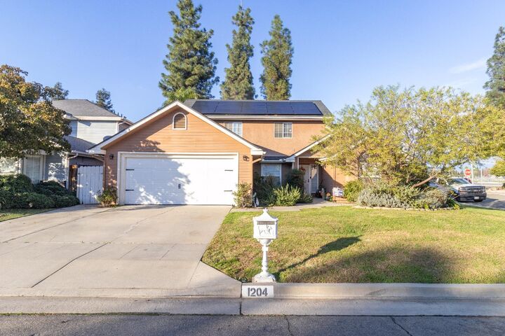 1204 E Salem Avenue  Fresno CA 93720 photo