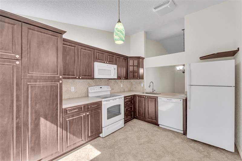 Property Photo:  3246 Carambola Cir 3246  FL 33066 