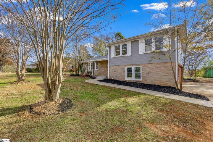 Property Photo: 24 North Harbor Drive SC 29611