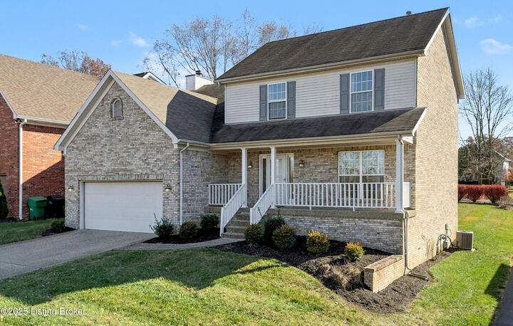 Property Photo: 10906 Lake Vista Ct KY 40241