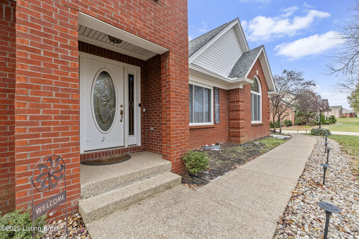 Property Photo:  126 Deep Springs Dr  KY 40004 