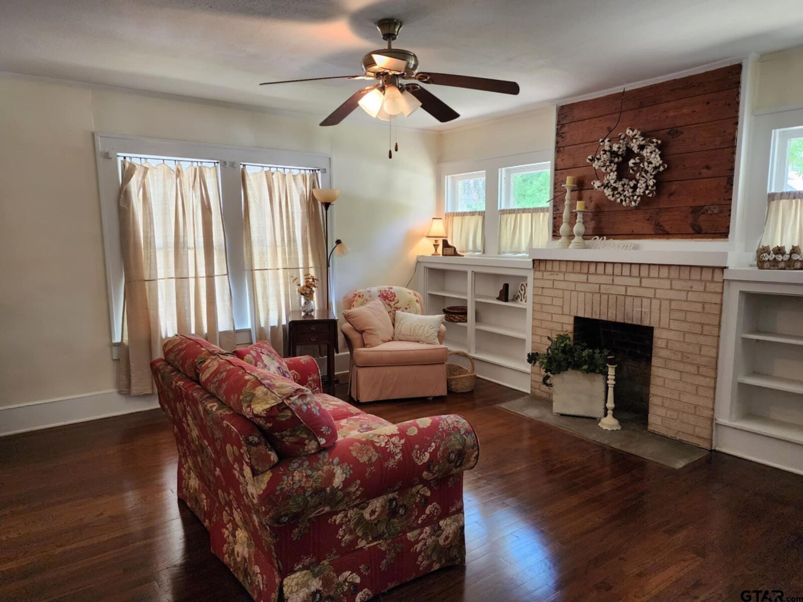 Property Photo: 645 W Kilpatrick TX 75773