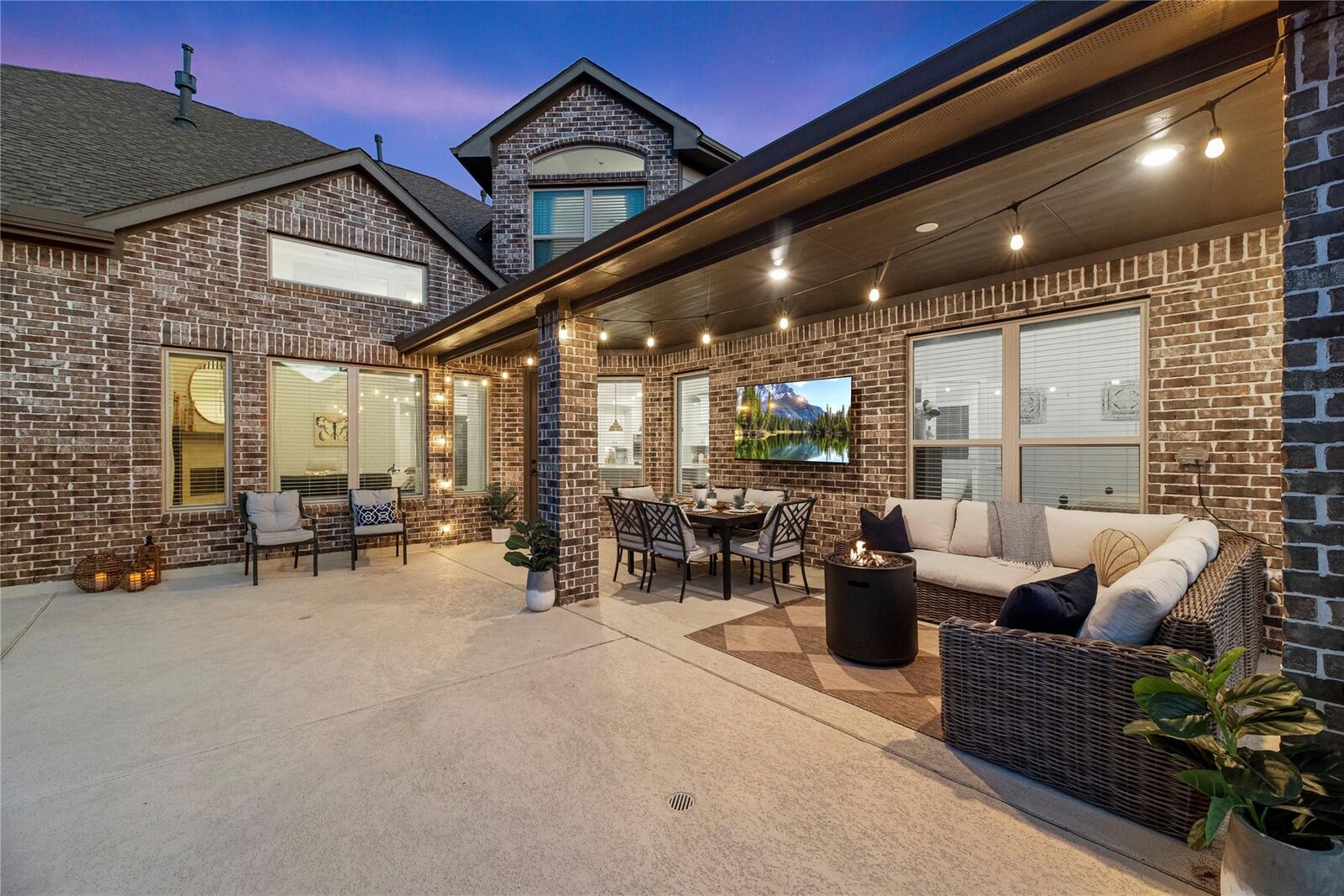 Property Photo:  16803 Wolf Pass Drive  TX 77433 