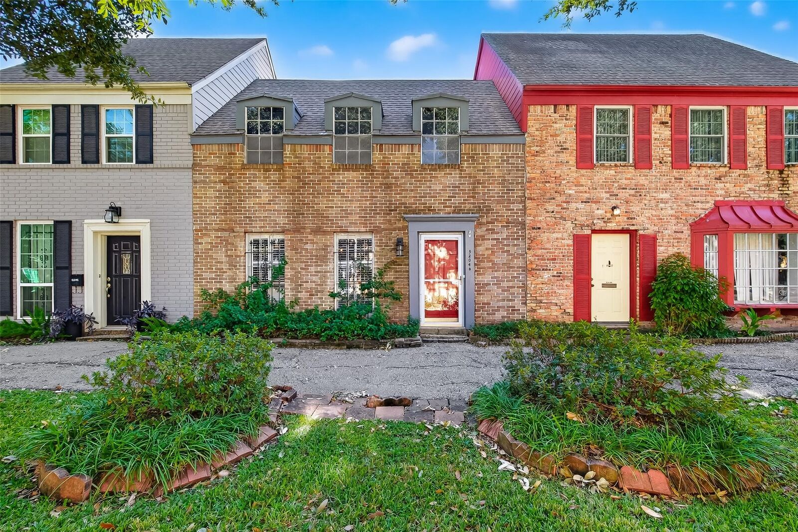 Property Photo:  5204 Arboles Drive B  TX 77035 