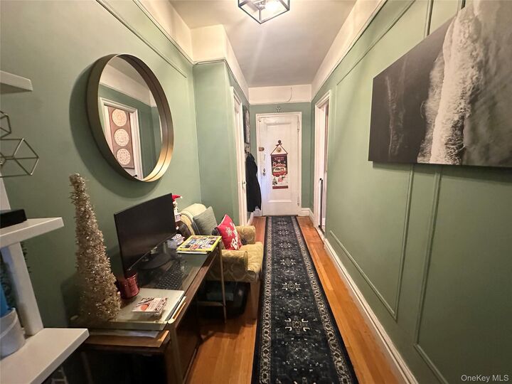 Property Photo:  1468 Midland Avenue 2F  NY 10708 