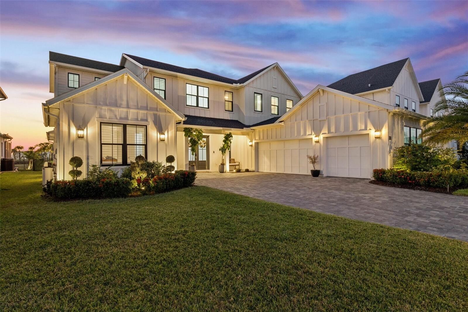 Property Photo: 9652 English Laurel Court FL 32827