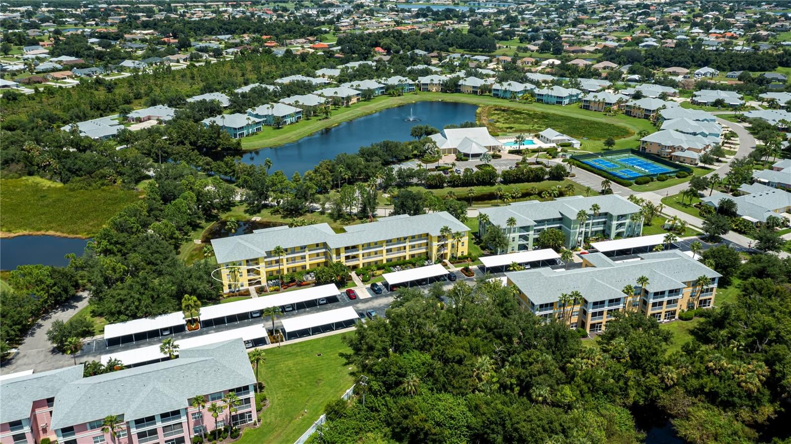 Property Photo: 2060 Willow Hammock Circle 201 FL 33983