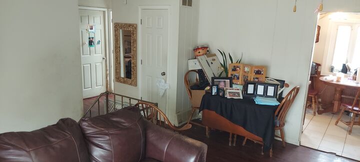 Property Photo:  220 Healy Avenue  IL 60446 