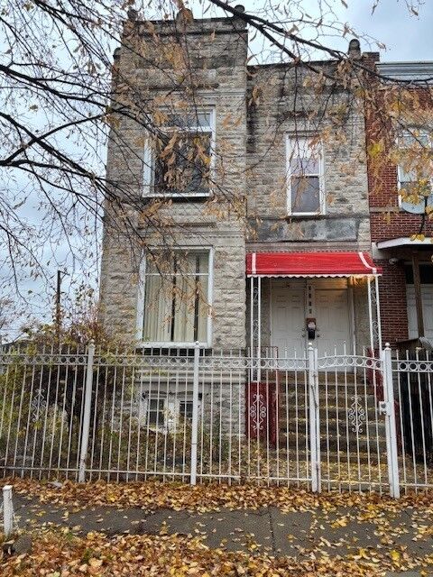 Property Photo:  2818 W Wilcox Street 2  IL 60612 