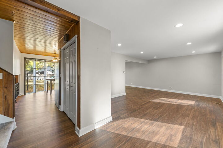 Property Photo:  1217 Evergreen Avenue  IL 60540 