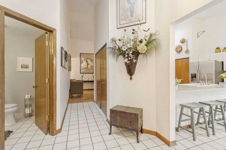 Property Photo:  1042 Braemoor Drive 1042B  IL 60515 