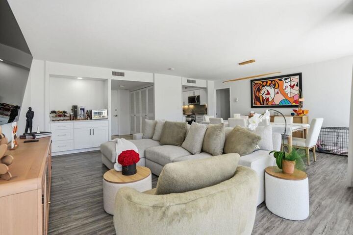 Property Photo:  1730 Avenida Del Mundo 502  CA 92118 