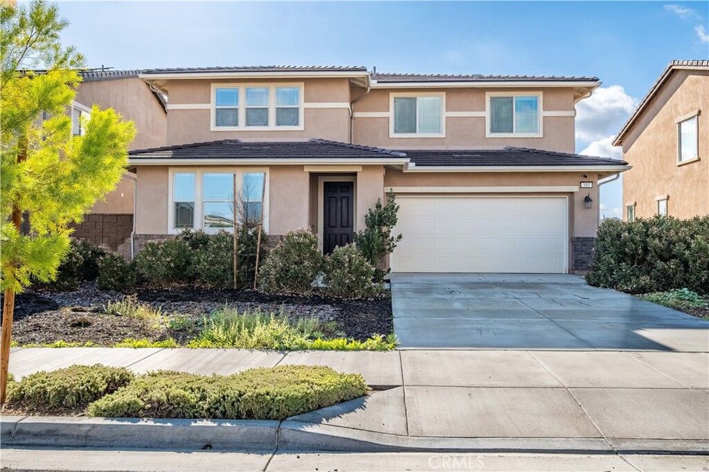 Property Photo:  585 Haystack Loop  CA 92570 