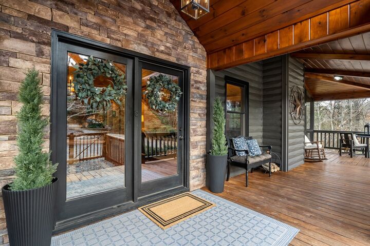 Property Photo: 19 Chestnut Hills Lane GA 30513