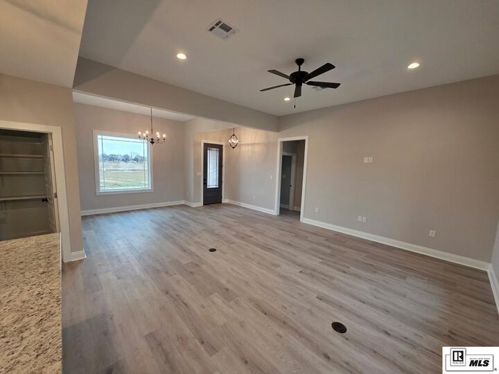 Property Photo:  9 Twin Oaks Lane  LA 71259 
