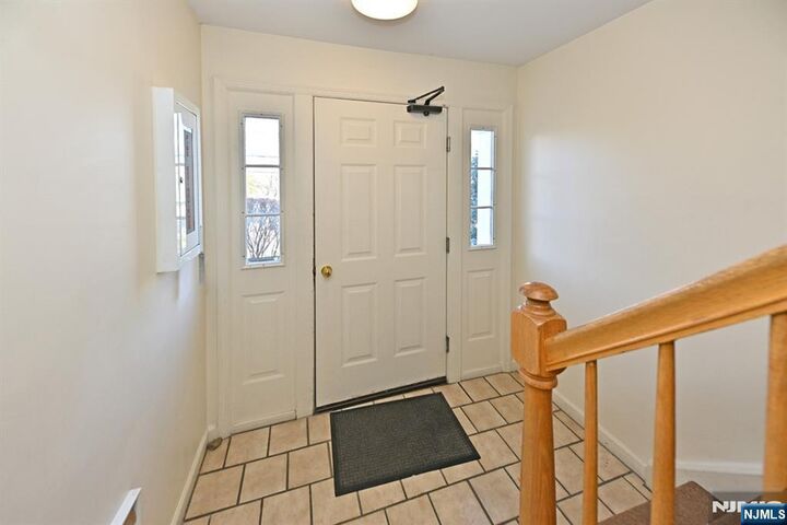 Property Photo:  55 S Maple Avenue 55B  NJ 07656 