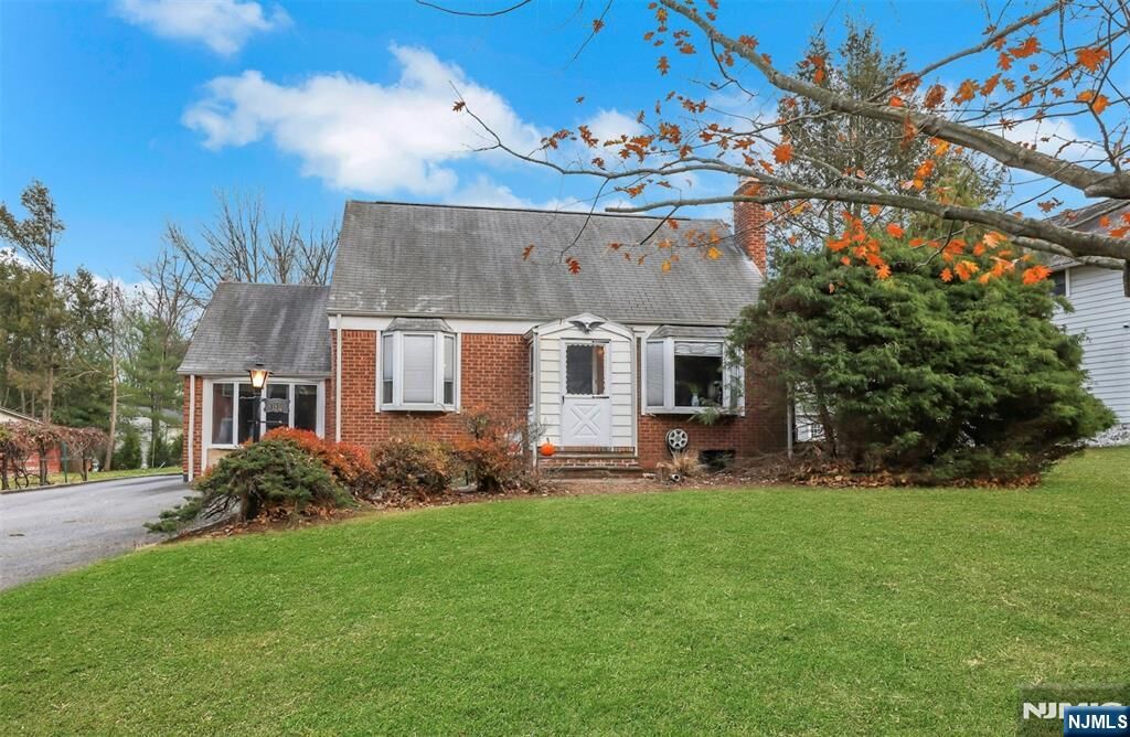 Property Photo:  181 West Street  NJ 07624 