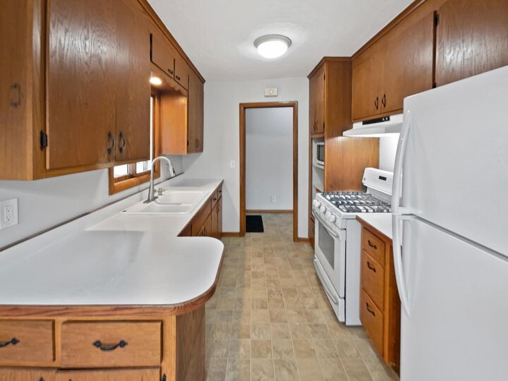 Property Photo:  3806 Hampshire Avenue N  MN 55427 