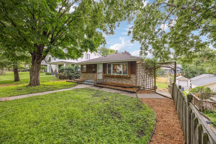 3916 Thomas Avenue S  Minneapolis MN 55410 photo