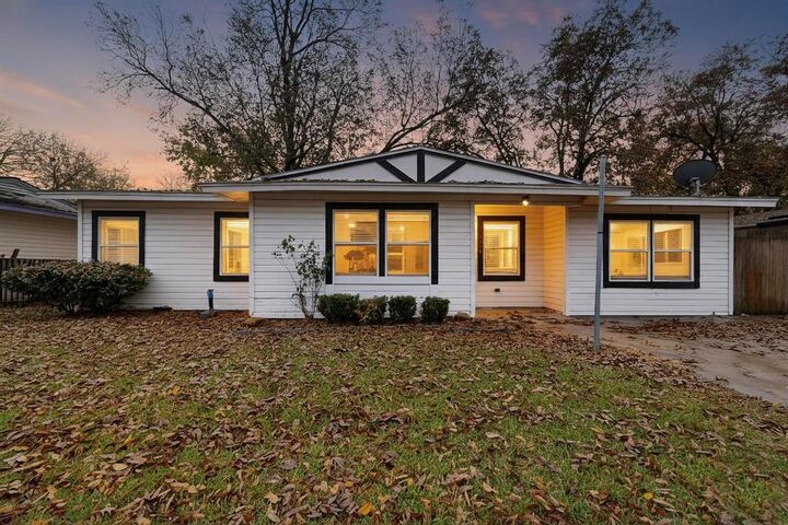 Property Photo:  2430 Bluffton Drive  TX 75228 