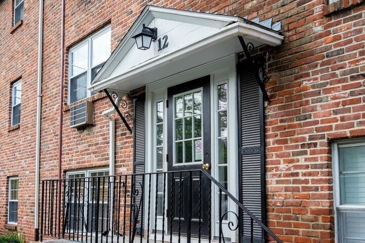 Property Photo:  12 Colonial Village 12  MA 02474 