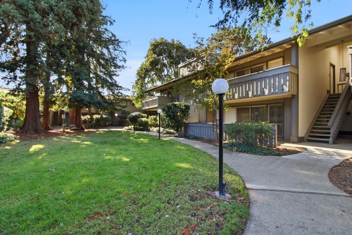 Property Photo:  150 Saratoga Avenue 322  CA 95051 