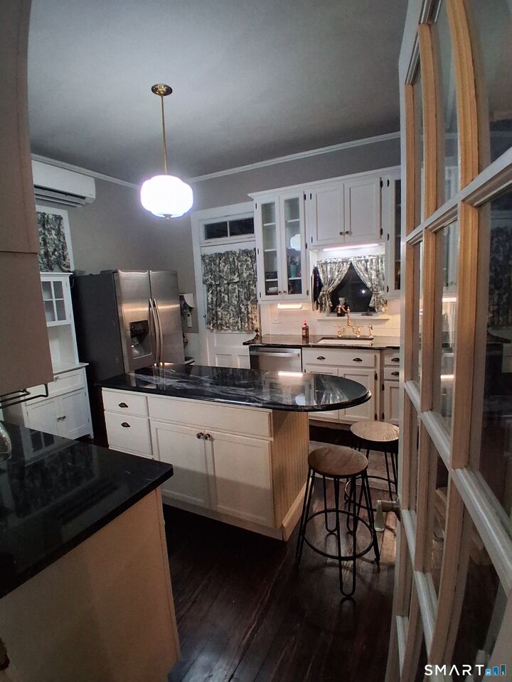 Property Photo: 84 Silver Lane CT 06118