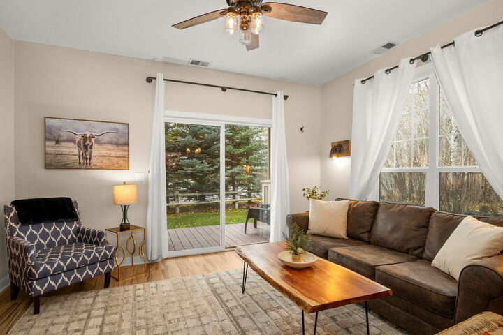 Property Photo: 270 Durrance St ID 83340