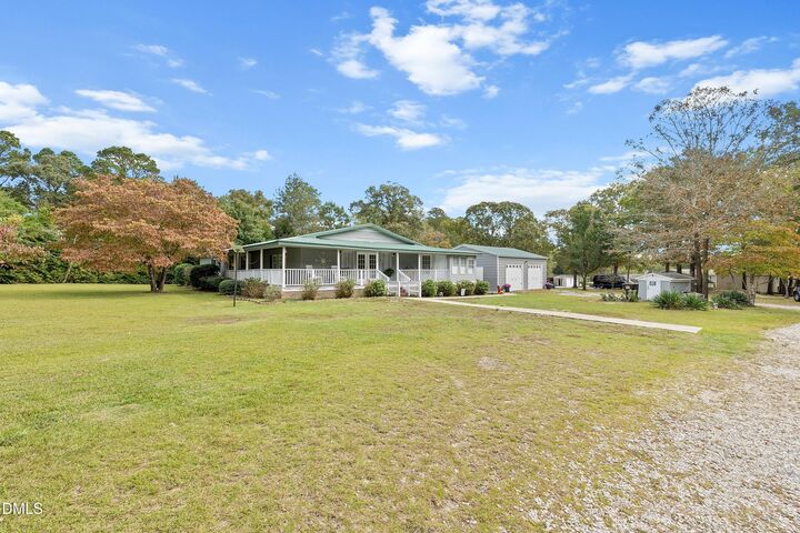 Property Photo:  688 John Lee Road  NC 28334 