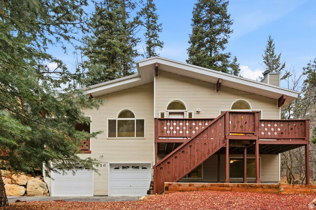 Property Photo: 620 Parkview Dr UT 84098