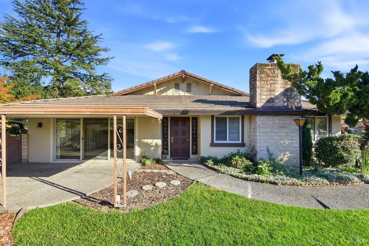 Property Photo:  442 Las Casitas Court B  CA 95403 